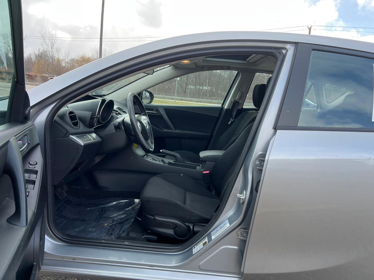 Used 2012 MAZDA MAZDA3 i Touring image 14