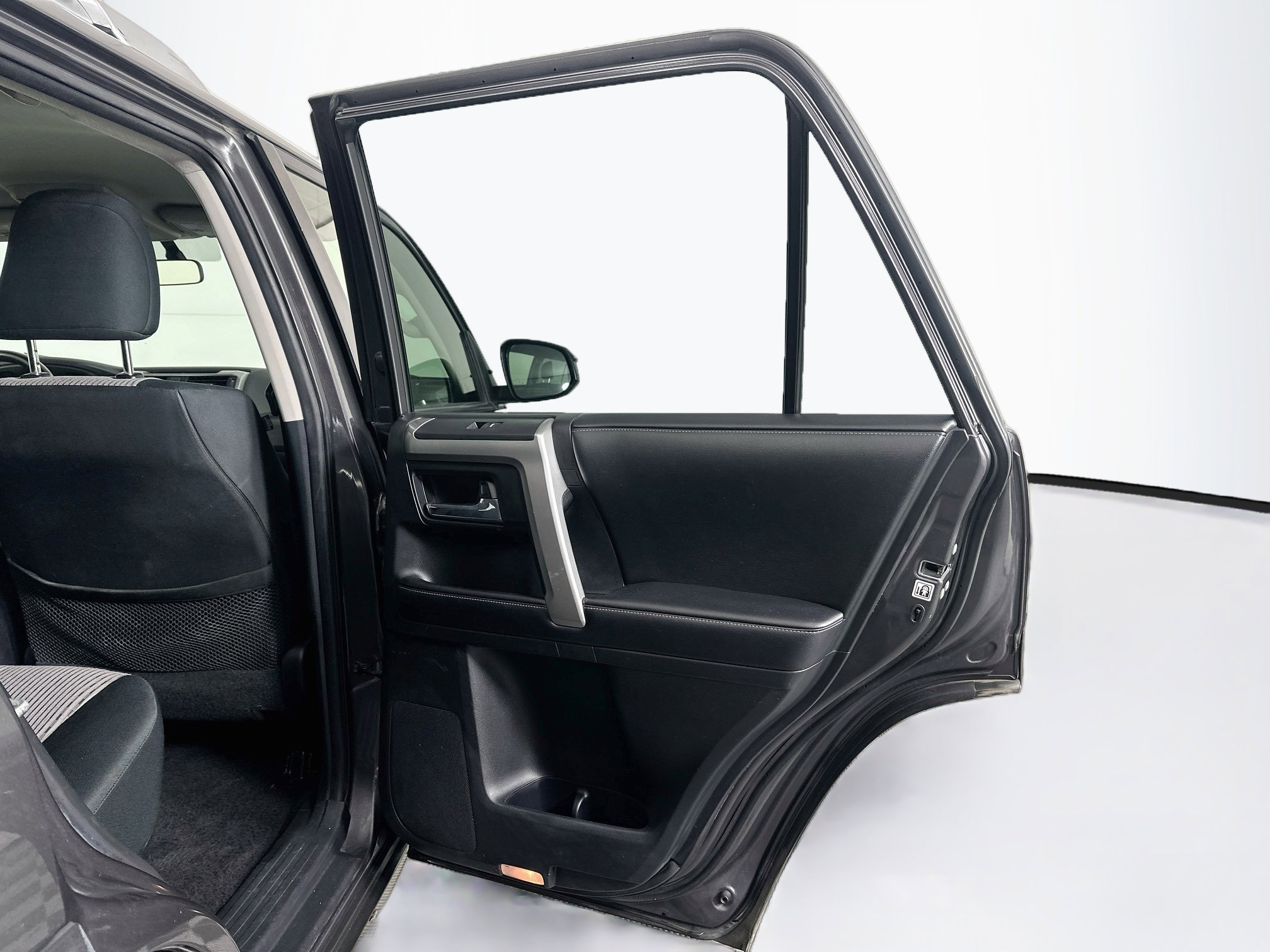Used 2016 Toyota 4Runner SR5 AWD/4WD image 29