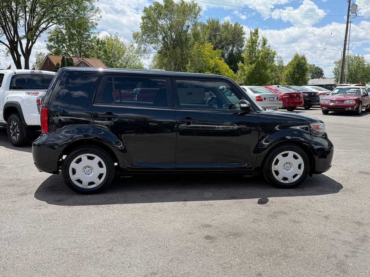 Used 2009 Scion xB FWD image 8