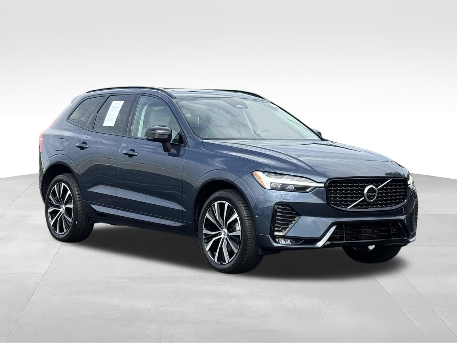 Used 2023 Volvo XC60 B5 Plus w/ Climate Package AWD/4WD image 59