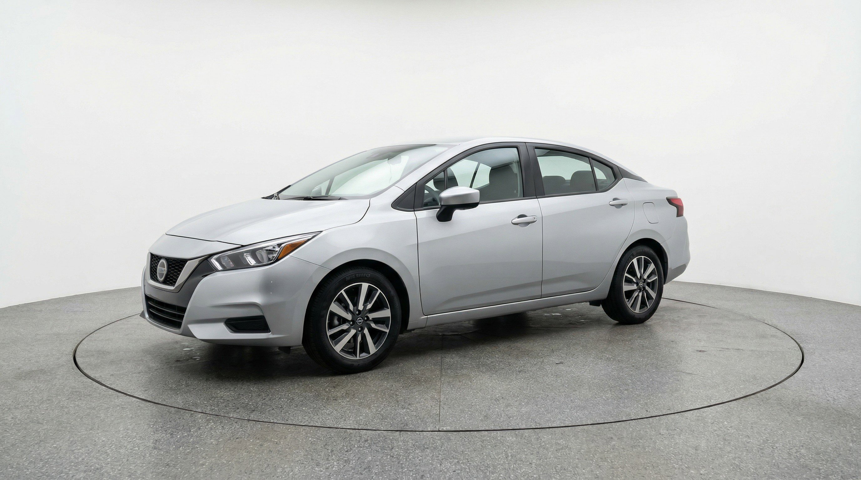 Used 2025 Nissan Versa SV FWD image 3
