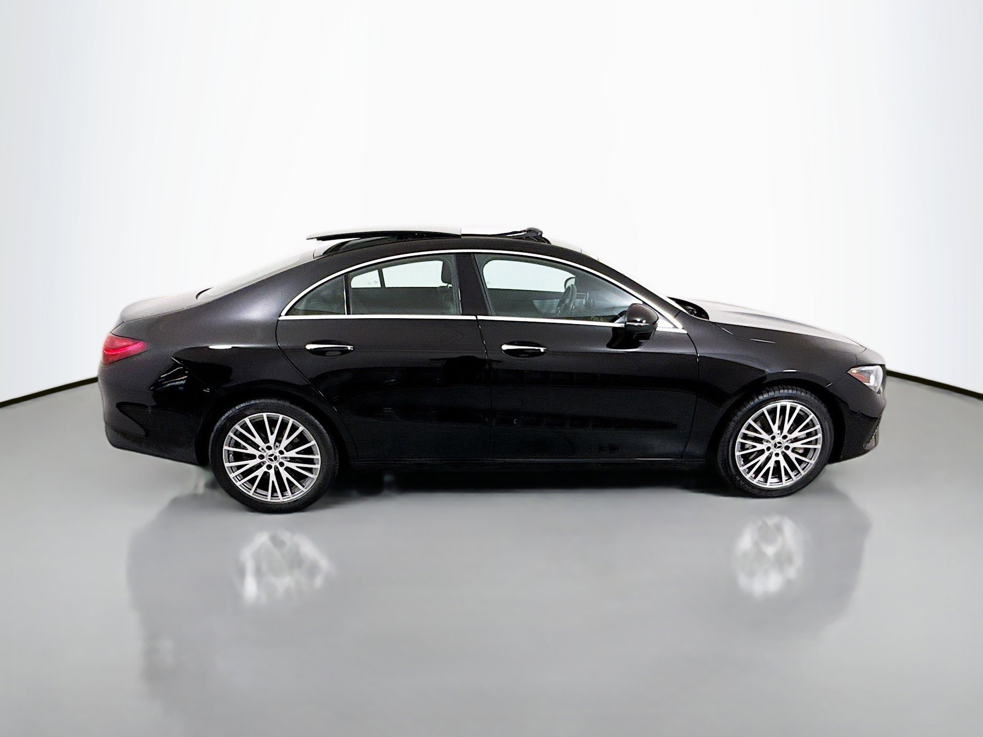 Used 2025 Mercedes-Benz CLA 250 image 8