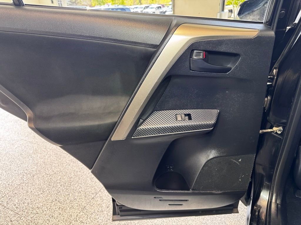 Used 2014 Toyota RAV4 LE AWD/4WD image 40