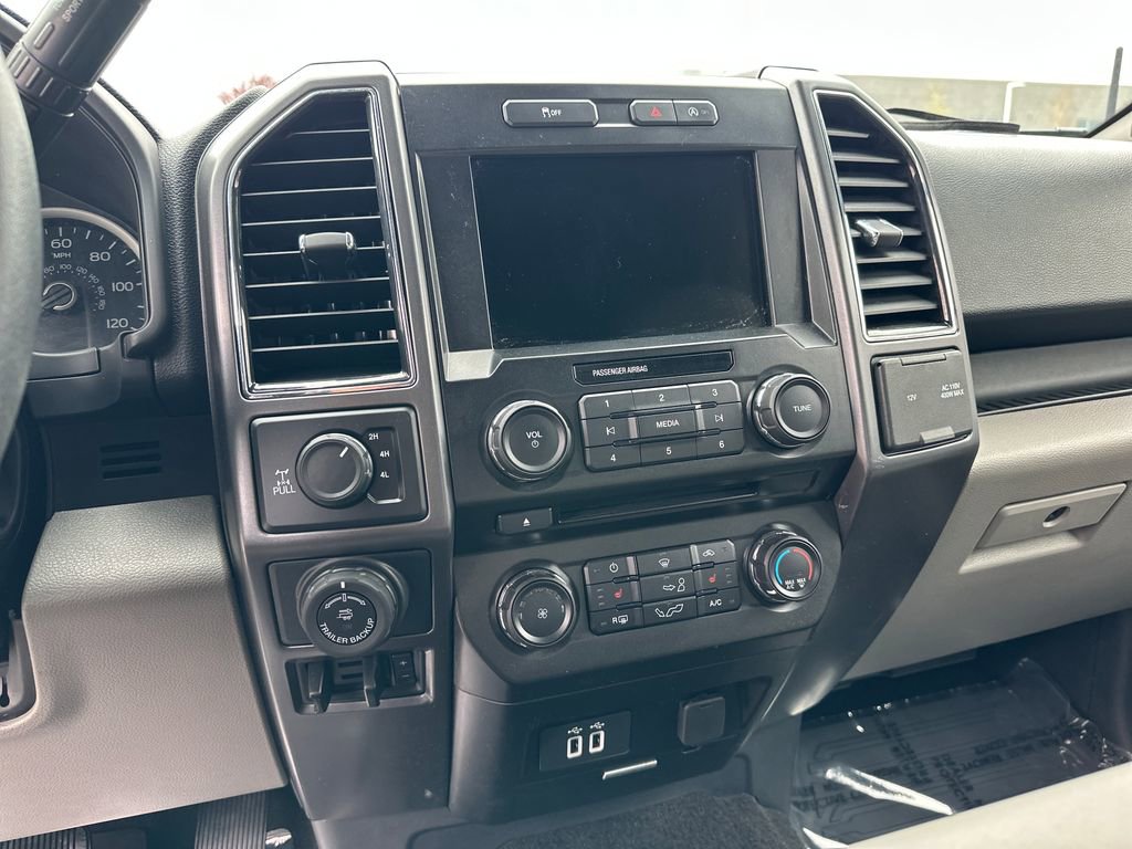 Used 2017 Ford F150 XLT w/ Equipment Group 302A Luxury image 22