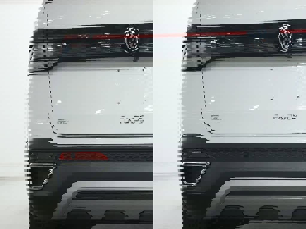 Certified 2025 Volkswagen Taos SEL image 44