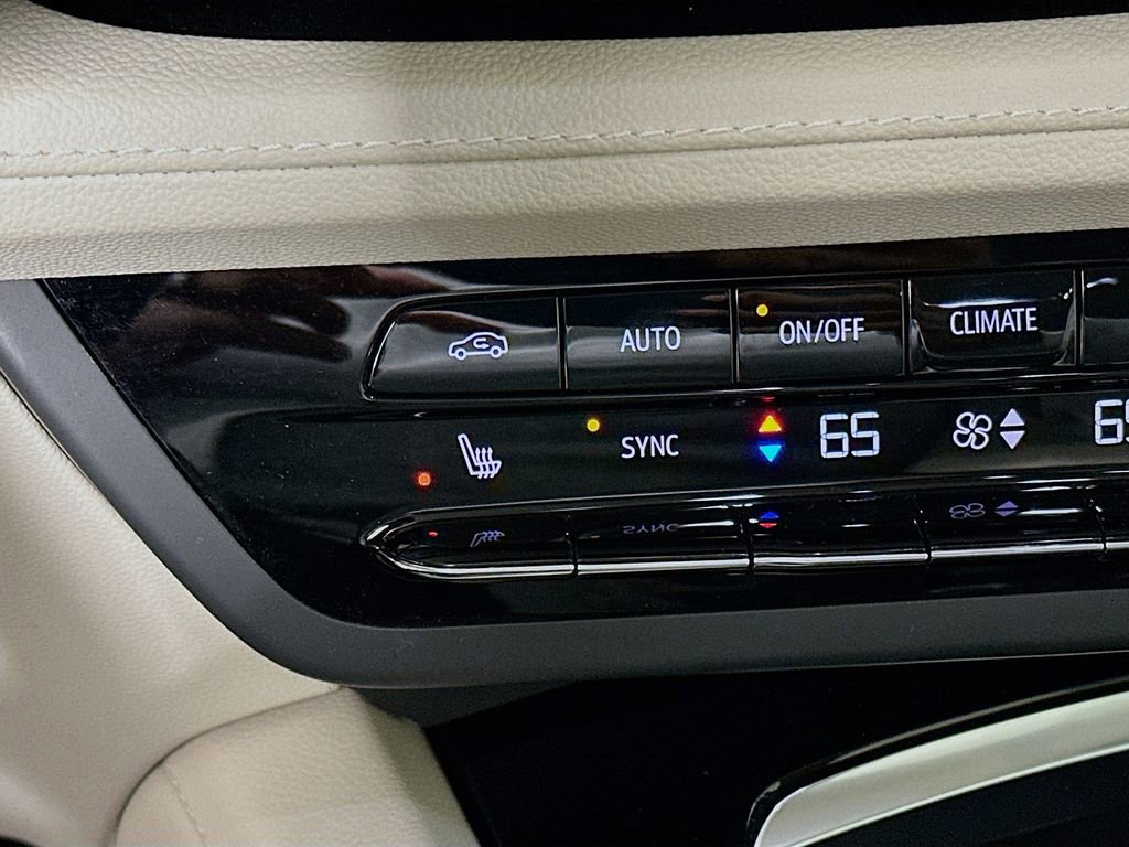 Used 2023 Buick Envision Preferred image 27