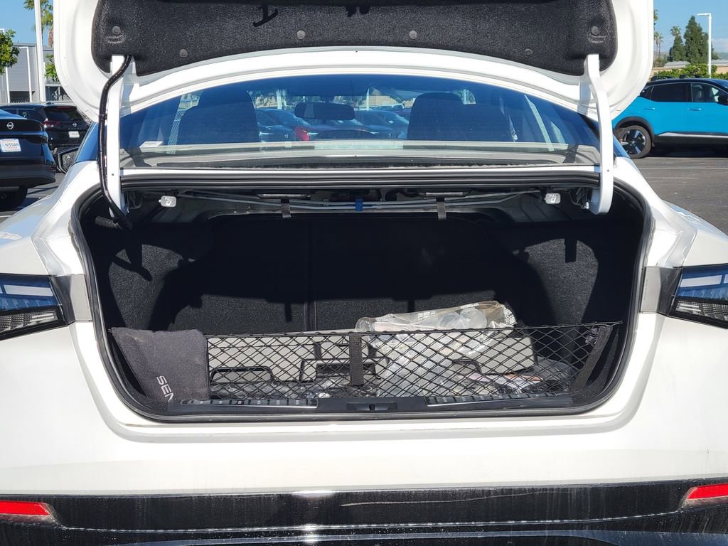 New 2026 Nissan Sentra SR w/ Floor Mat Package image 15