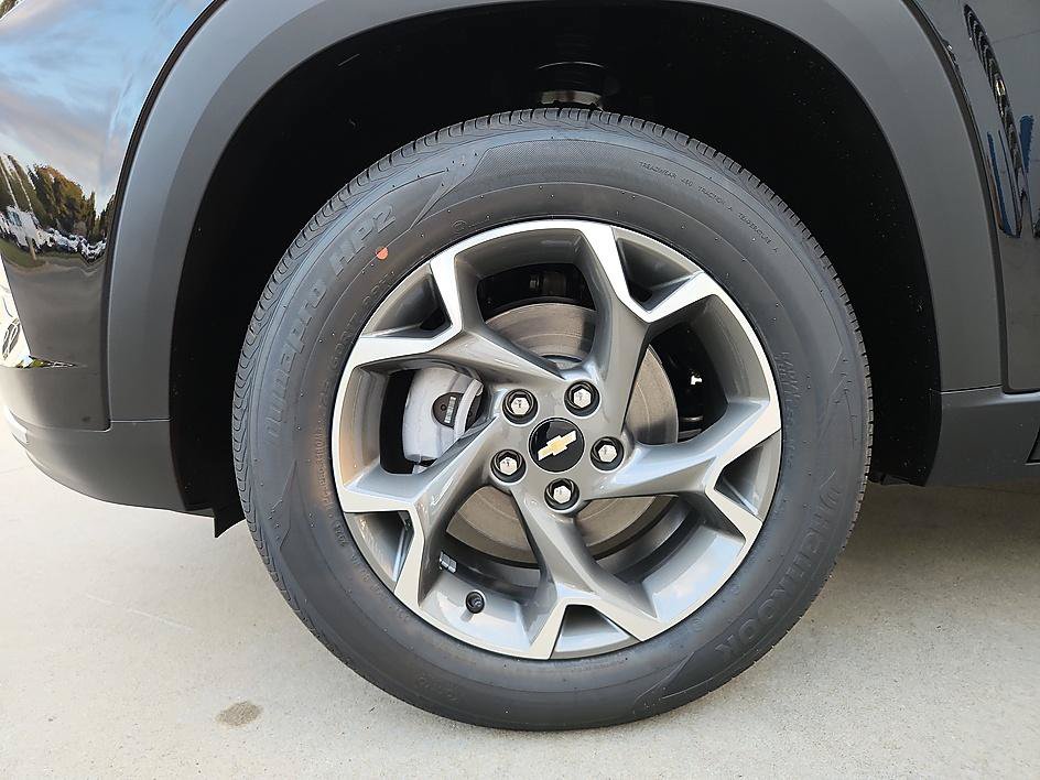New 2026 Chevrolet Trax LT FWD image 8
