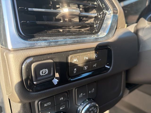 New 2026 GMC Yukon Elevation image 18