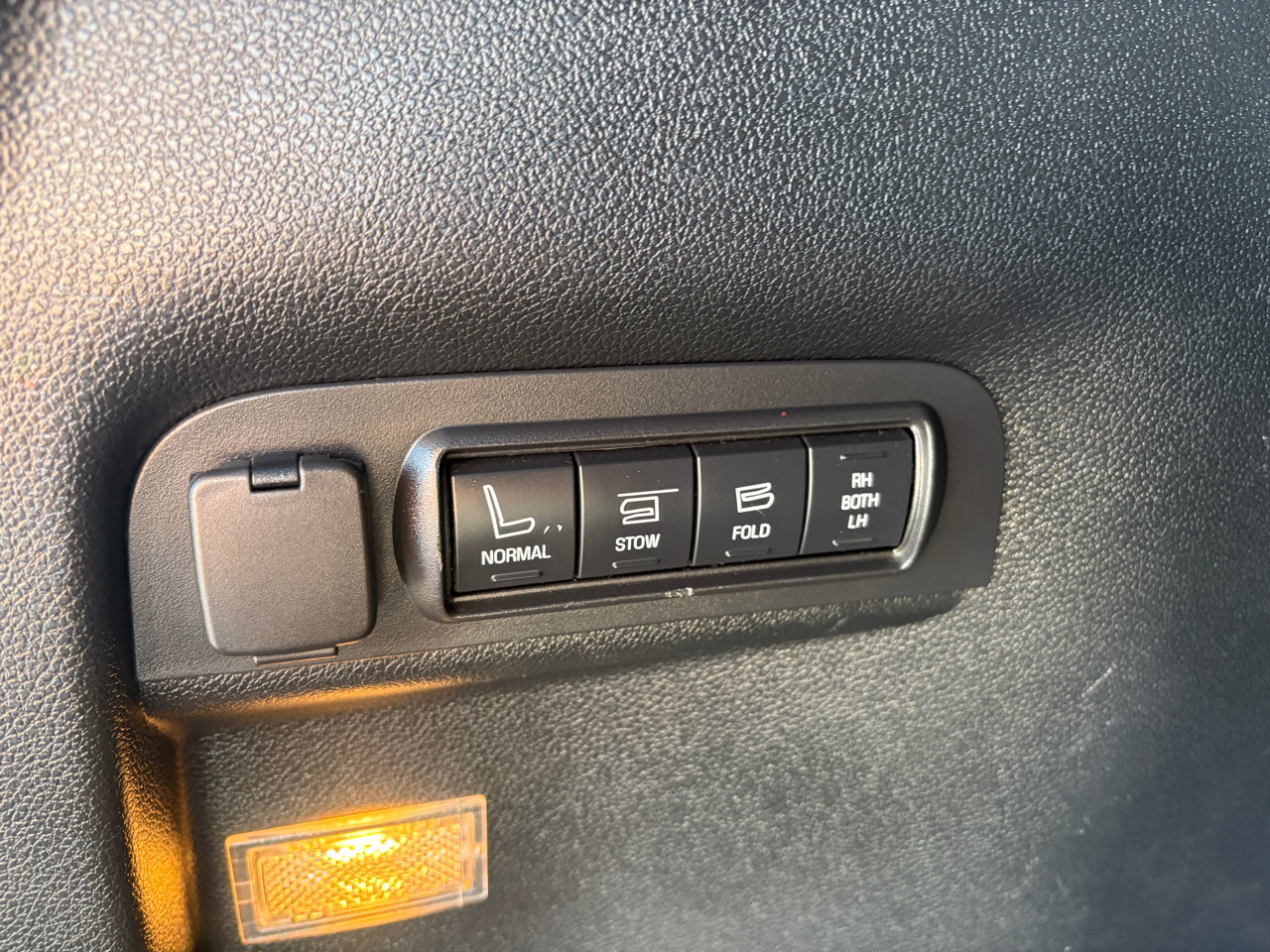 Used 2017 Ford Explorer Platinum image 10