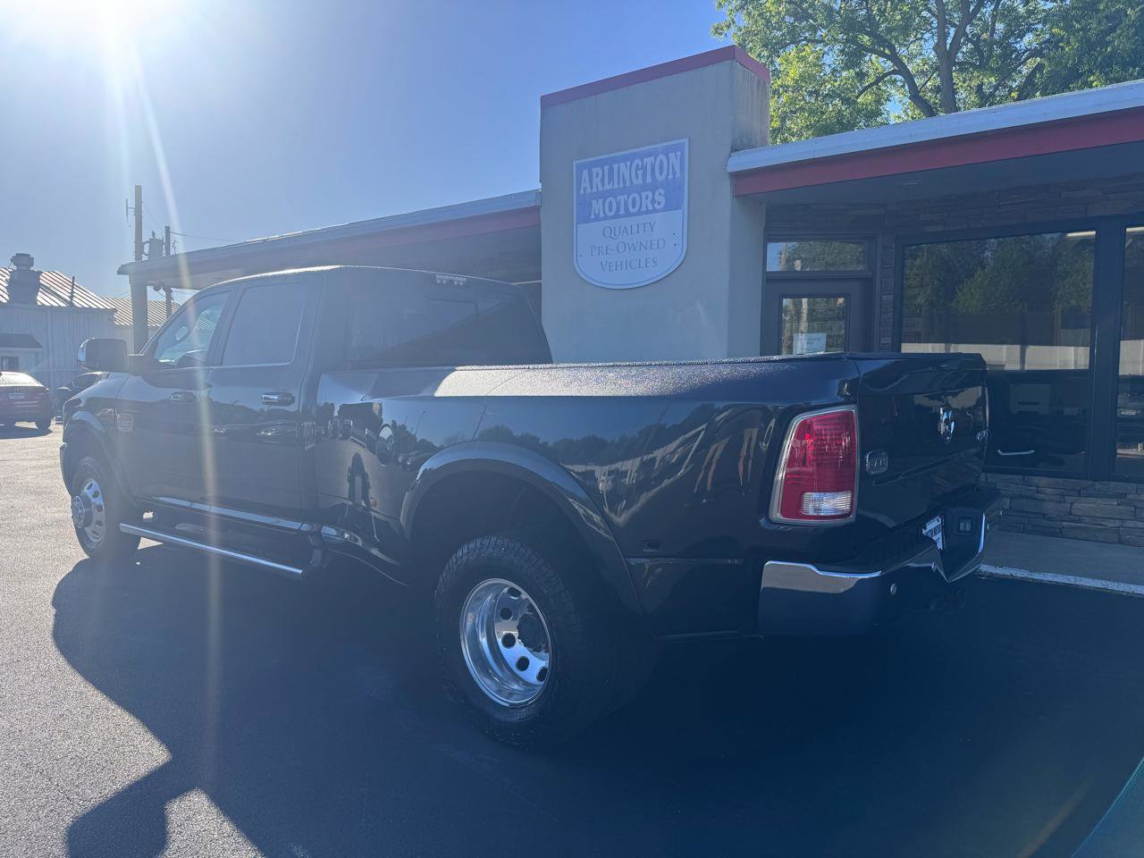Used 2018 RAM 3500 Laramie Longhorn AWD/4WD image 3