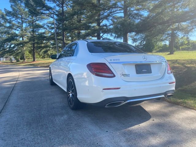 Used 2017 Mercedes-Benz E 300 4MATIC image 7