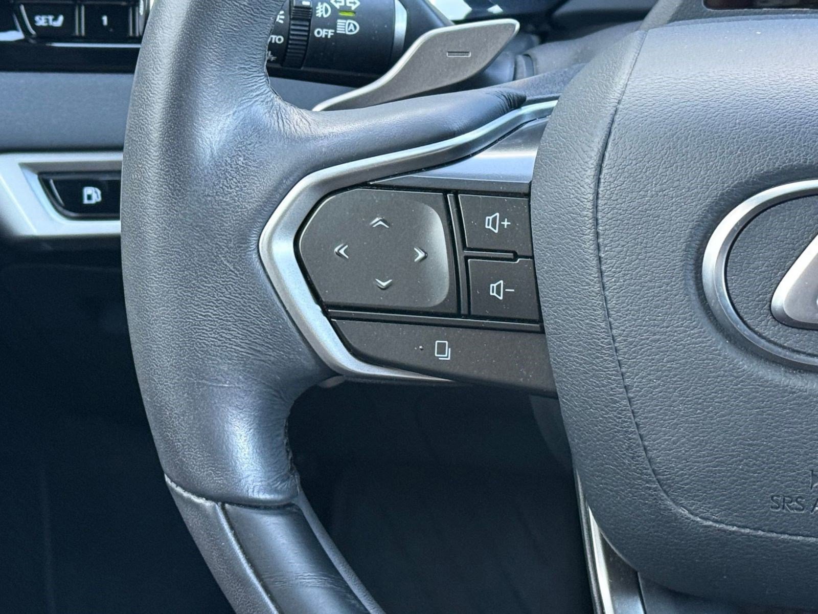 Used 2023 Lexus RX 350 w/ Accessory Package (Z1) AWD/4WD image 16