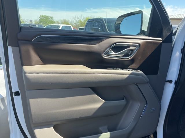 Used 2022 GMC Yukon XL SLT w/ SLT Premium Package AWD/4WD image 10