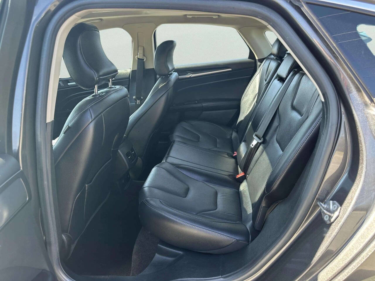 Used 2017 Ford Fusion Titanium image 13