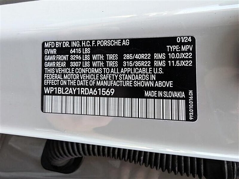 Used 2024 Porsche Cayenne S AWD/4WD image 33