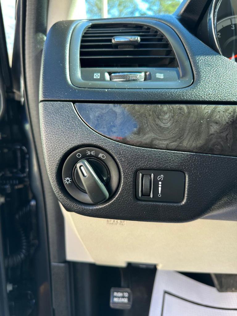 Used 2013 Dodge Grand Caravan SE image 19