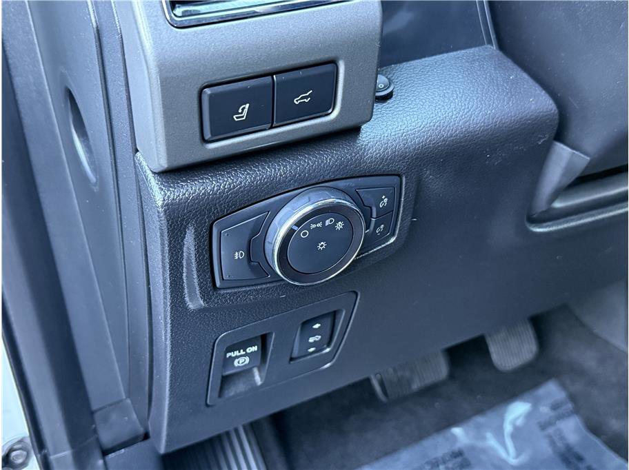 Used 2018 Ford Expedition XLT w/ Equipment Group 202A image 16