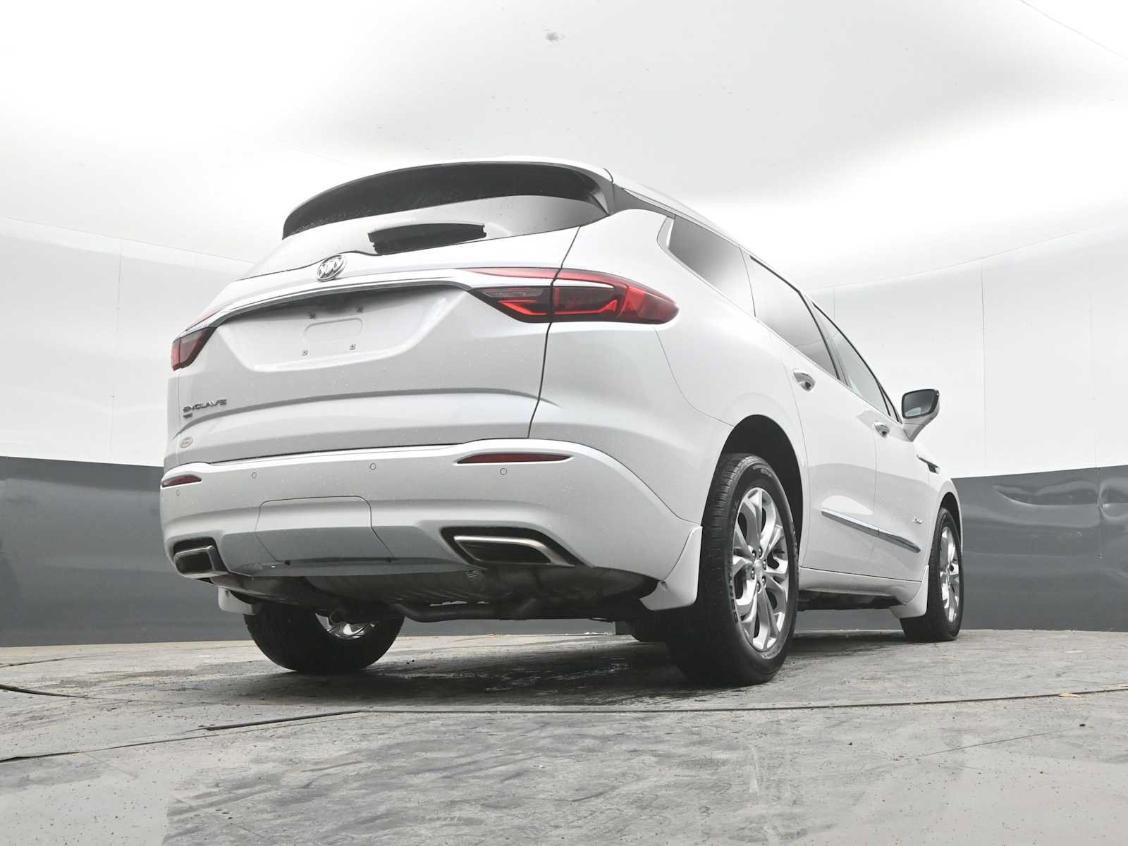 Used 2021 Buick Enclave Avenir w/ Avenir Technology Package AWD/4WD image 33