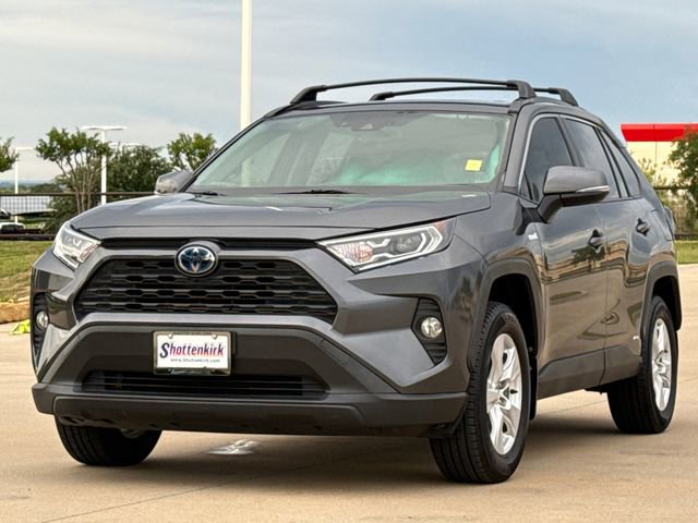 Used 2020 Toyota RAV4 XLE w/ Convenience Package AWD/4WD image 3