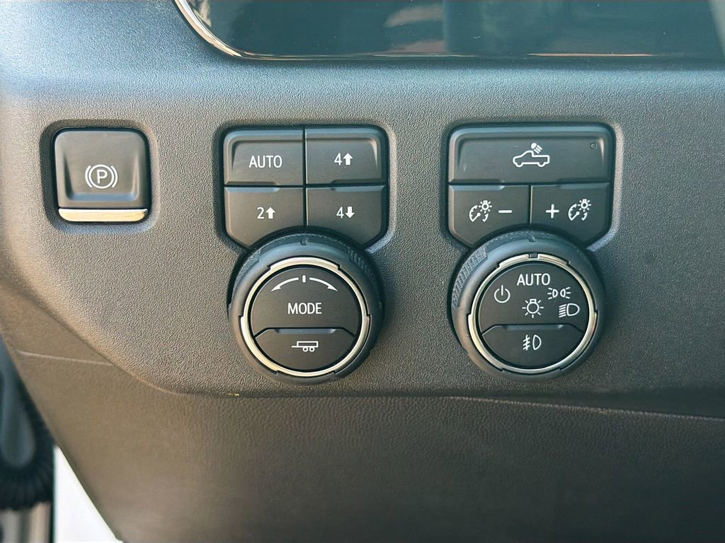 Used 2023 Chevrolet Silverado 1500 LT Trail Boss w/ Protection Package image 32