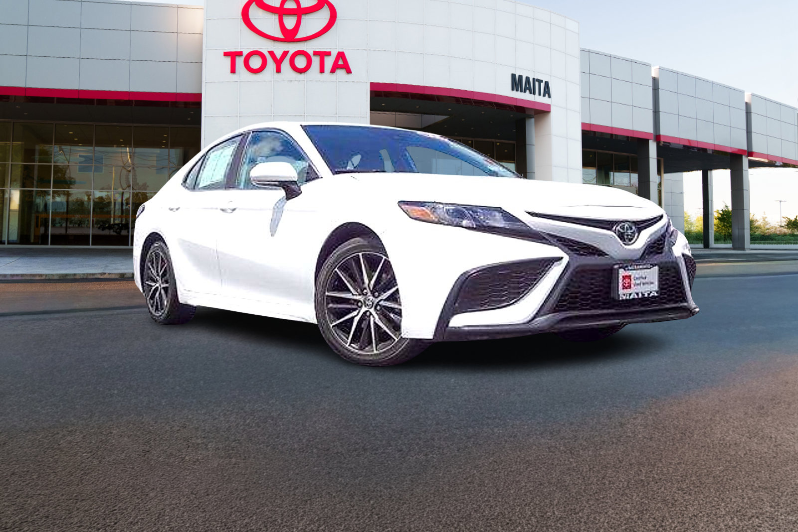 Certified 2023 Toyota Camry SE FWD image 1