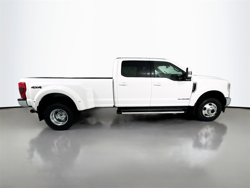 Used 2022 Ford F350 Lariat image 9
