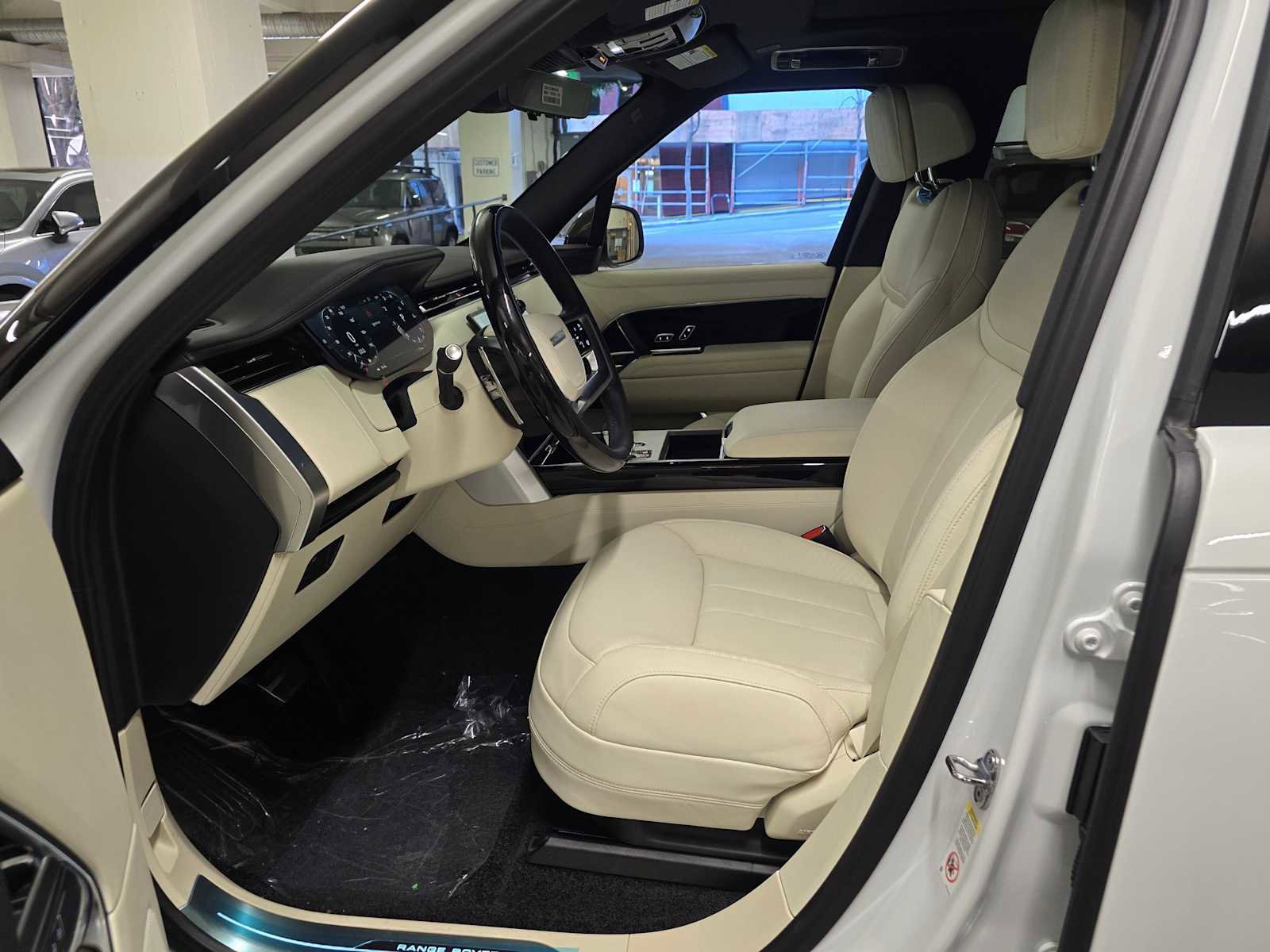 New 2026 Land Rover Range Rover SE image 22