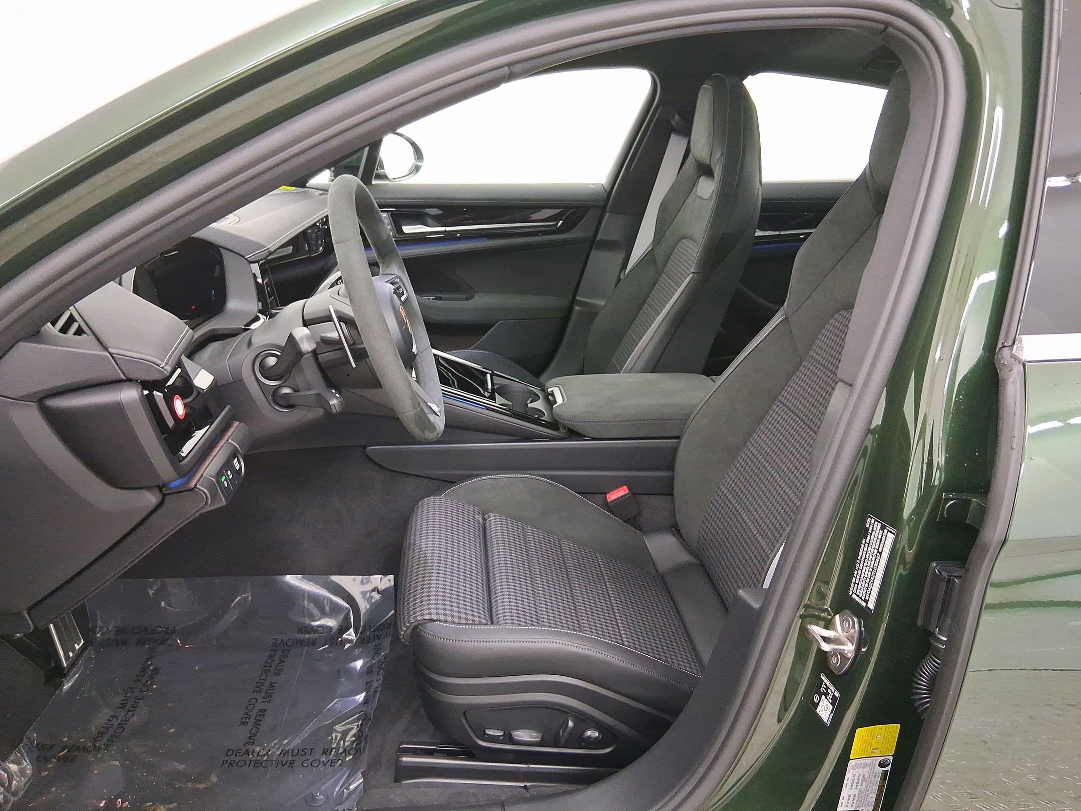 New 2026 Porsche Panamera 4 image 5