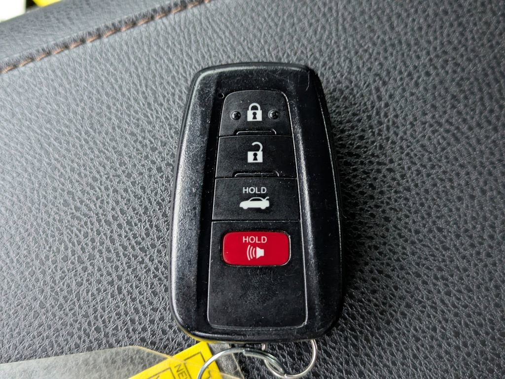 Used 2019 Toyota Camry XLE image 30