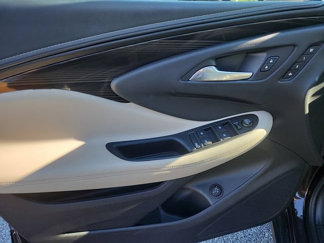 Used 2020 Buick Envision Essence FWD image 12