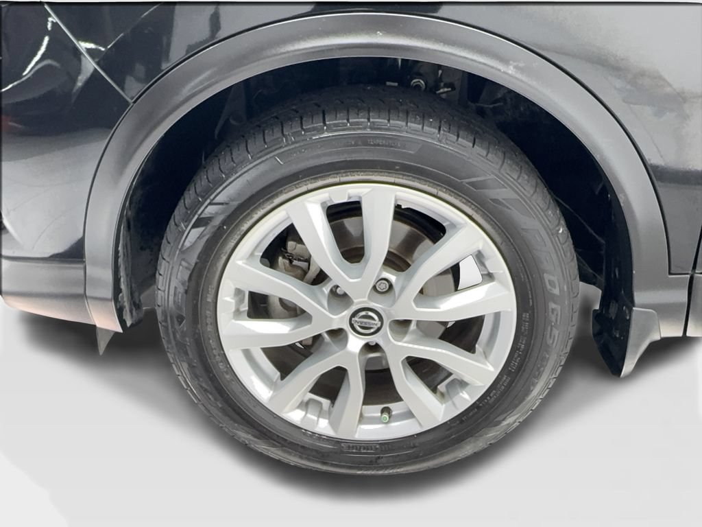 Used 2020 Nissan Rogue Sport SV FWD image 12