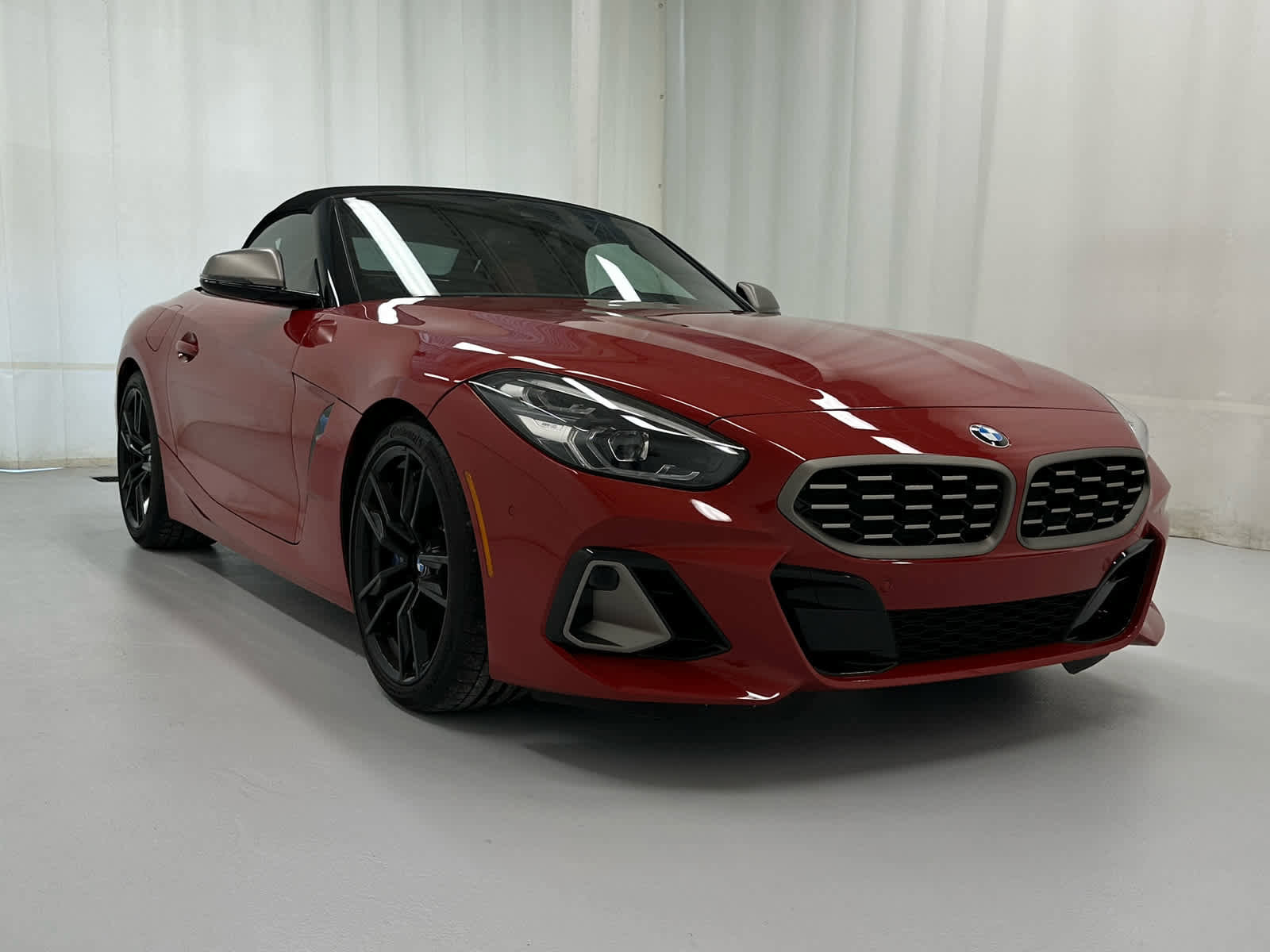 Used 2024 BMW Z4 M40i w/ Premium Package image 8