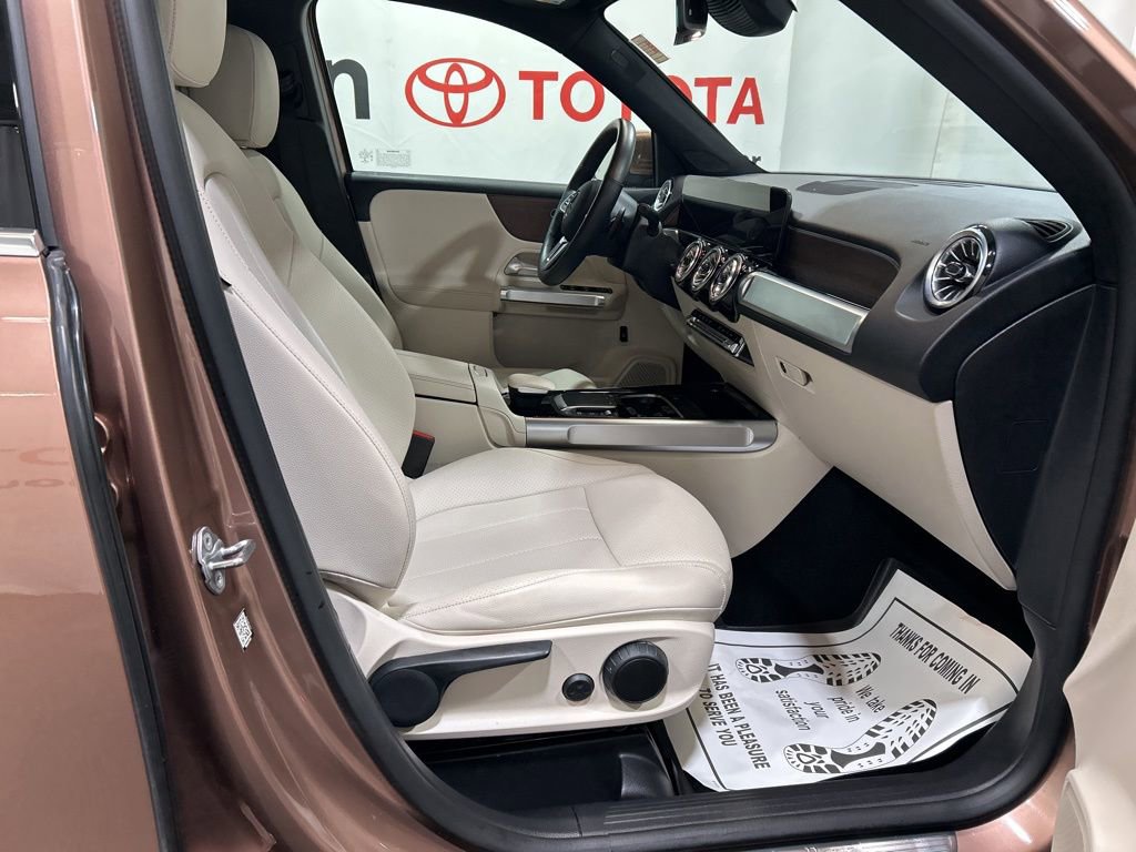 Used 2022 Mercedes-Benz GLB 250 4MATIC image 13