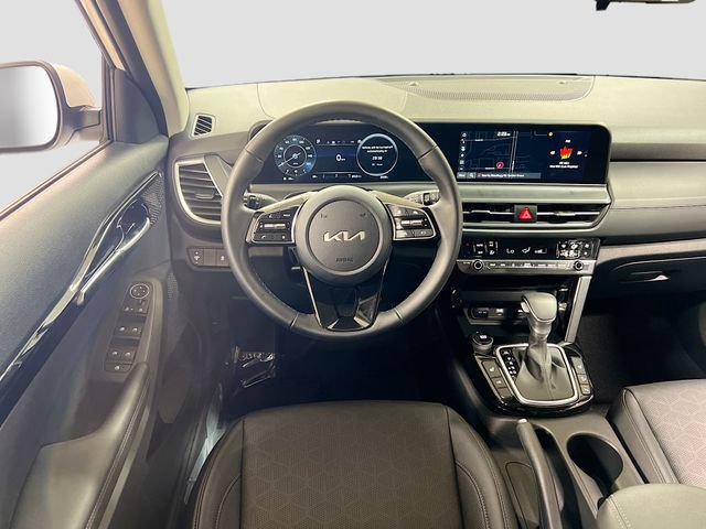 Certified 2025 Kia Seltos EX FWD image 21