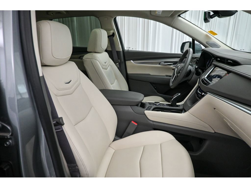 Used 2024 Cadillac XT5 Premium Luxury FWD image 17