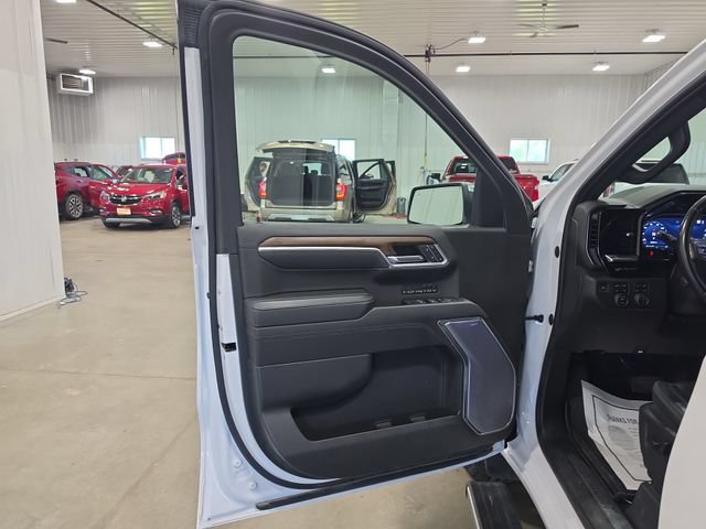 Used 2023 Chevrolet Silverado 1500 High Country w/ Technology Package AWD/4WD image 25