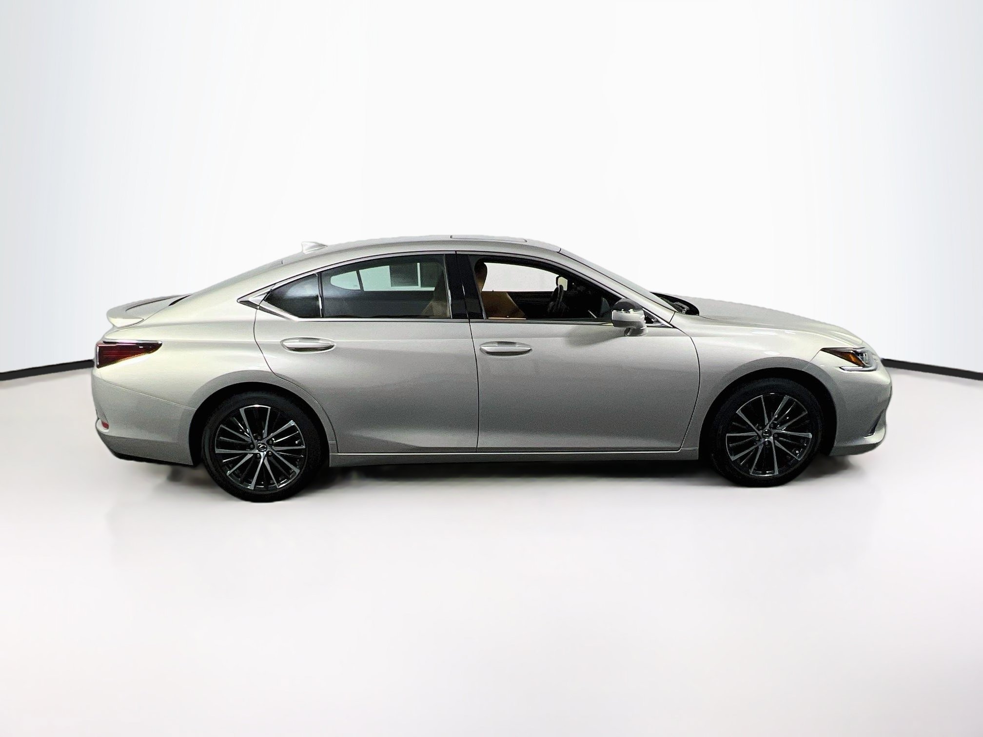 Used 2024 Lexus ES 350 w/ Premium Package FWD image 4