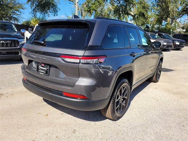 New 2025 Jeep Grand Cherokee Altitude image 13