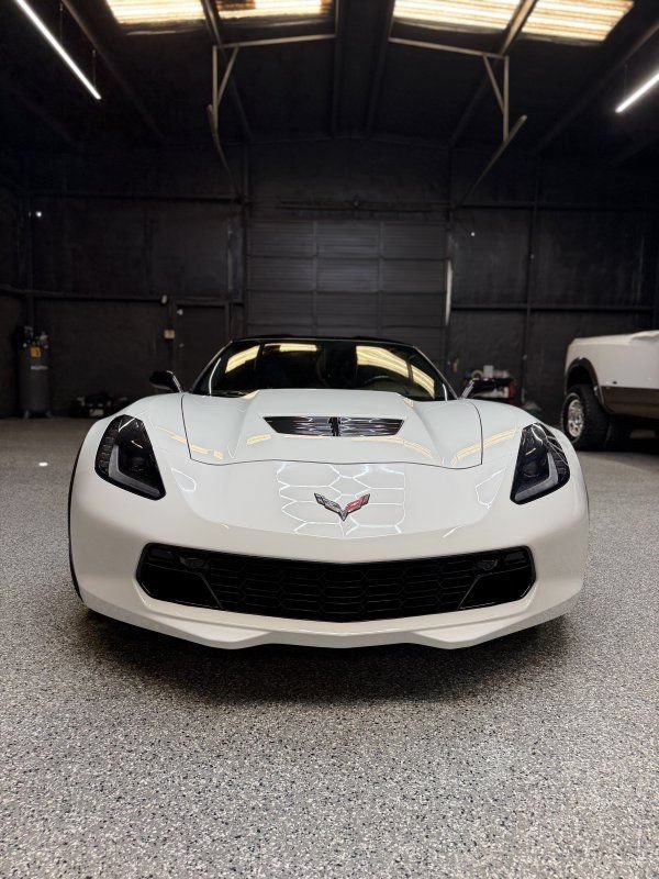 Used 2017 Chevrolet Corvette Z06 w/ Z07 Performance Package RWD image 3