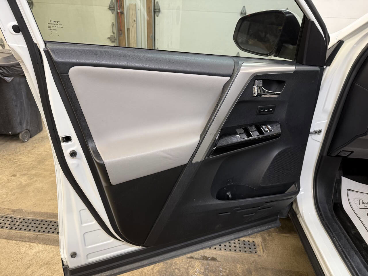 Used 2017 Toyota RAV4 Limited w/ Protection Package image 18