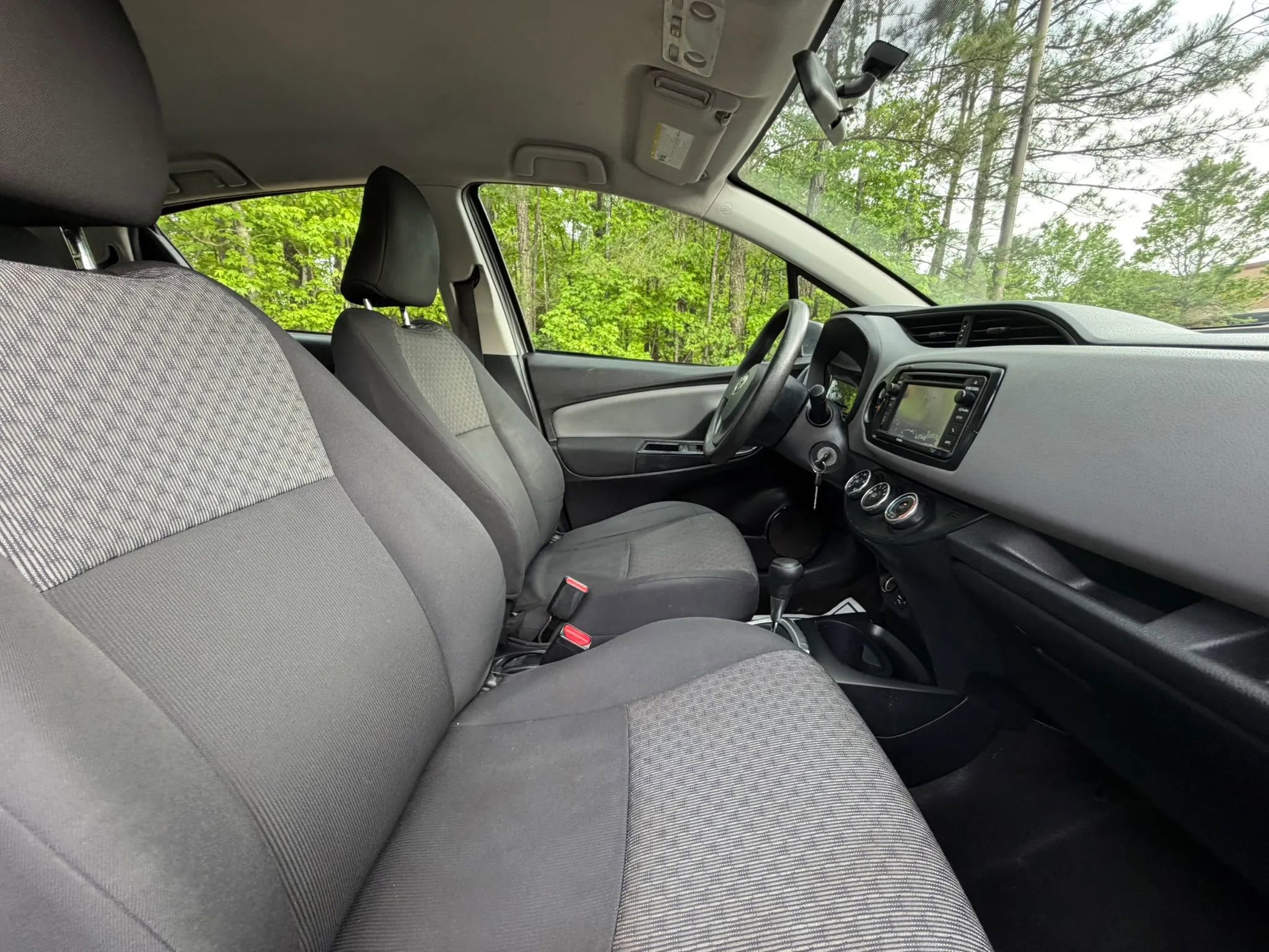 Used 2015 Toyota Yaris L FWD image 22