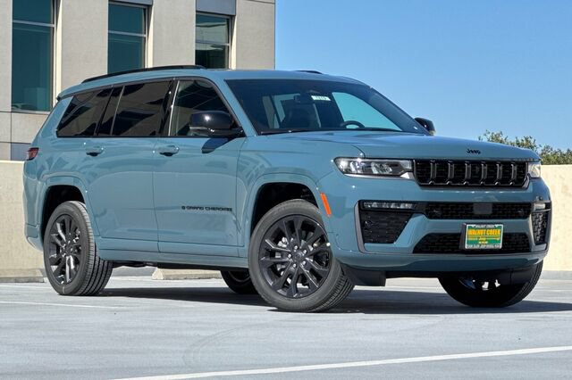 New 2026 Jeep Grand Cherokee L Limited AWD/4WD image 2