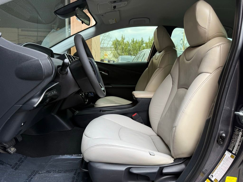 Used 2019 Toyota Prius LE image 9