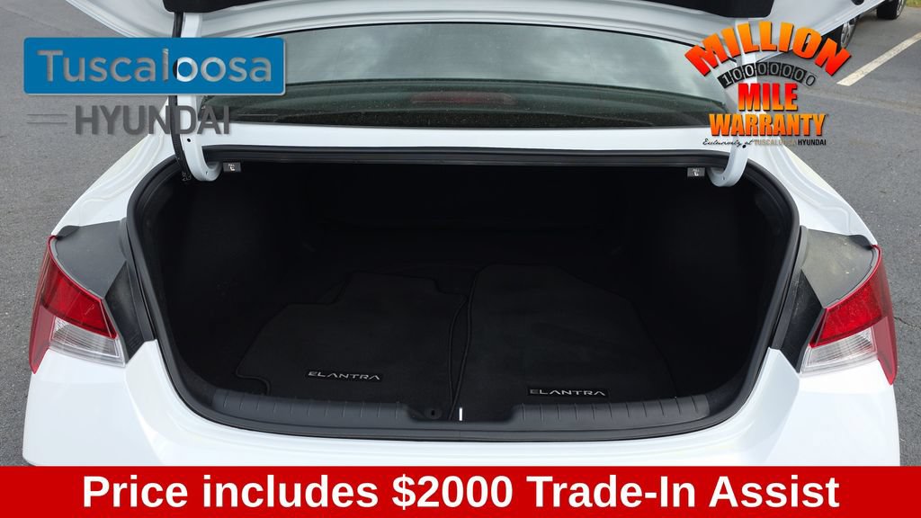 Used 2025 Hyundai Elantra Sport FWD image 10