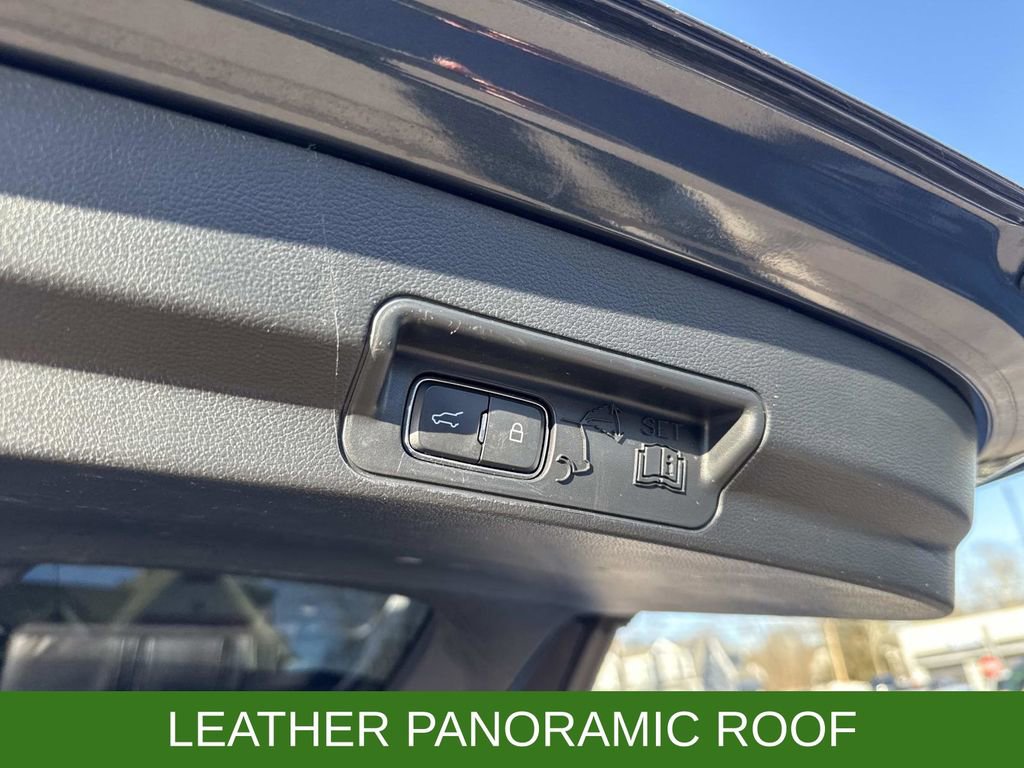 Certified 2022 Ford Explorer XLT w/ Equipment Group 202A image 8