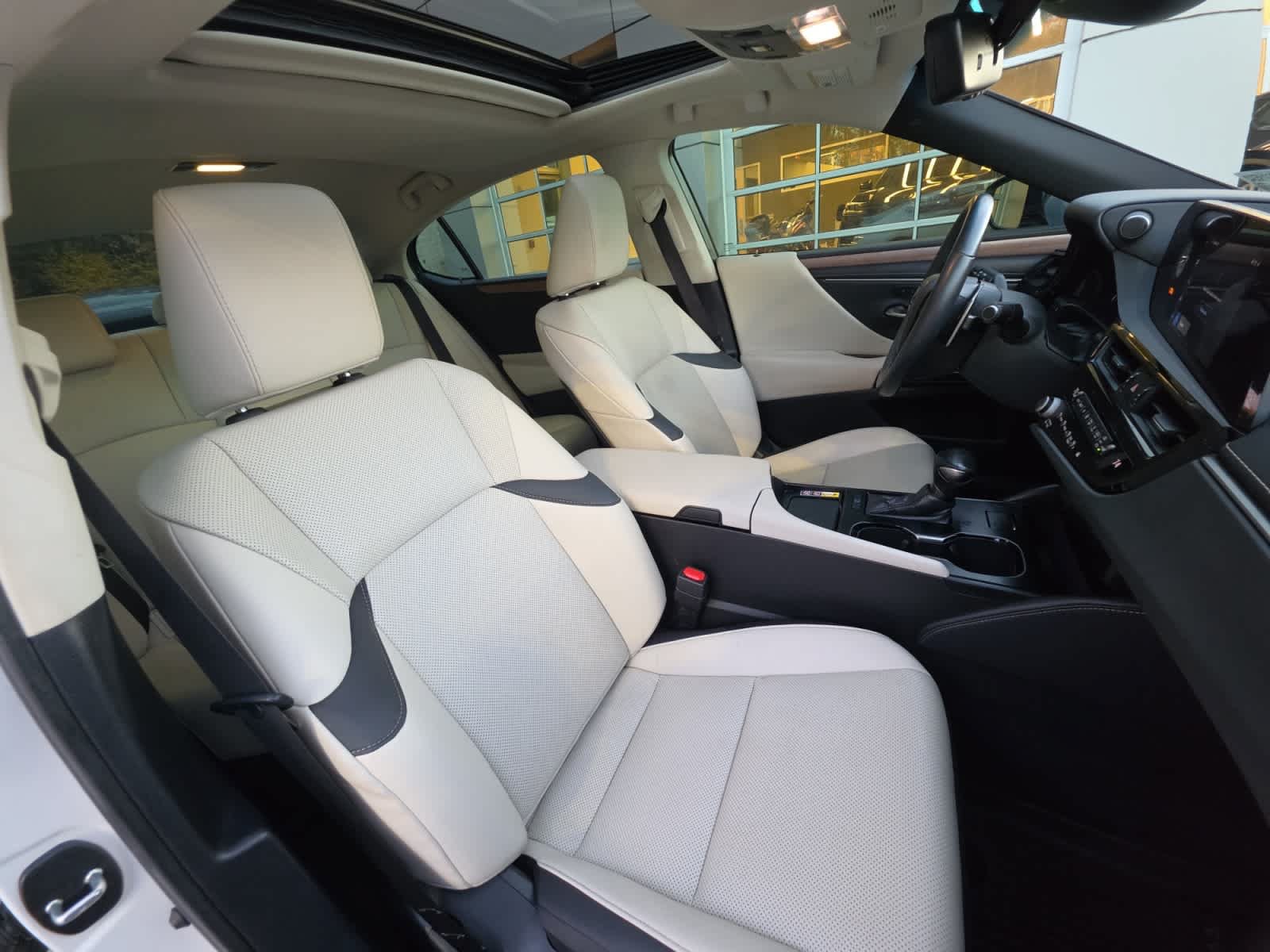 Used 2025 Lexus ES 350 w/ Premium Package FWD image 21