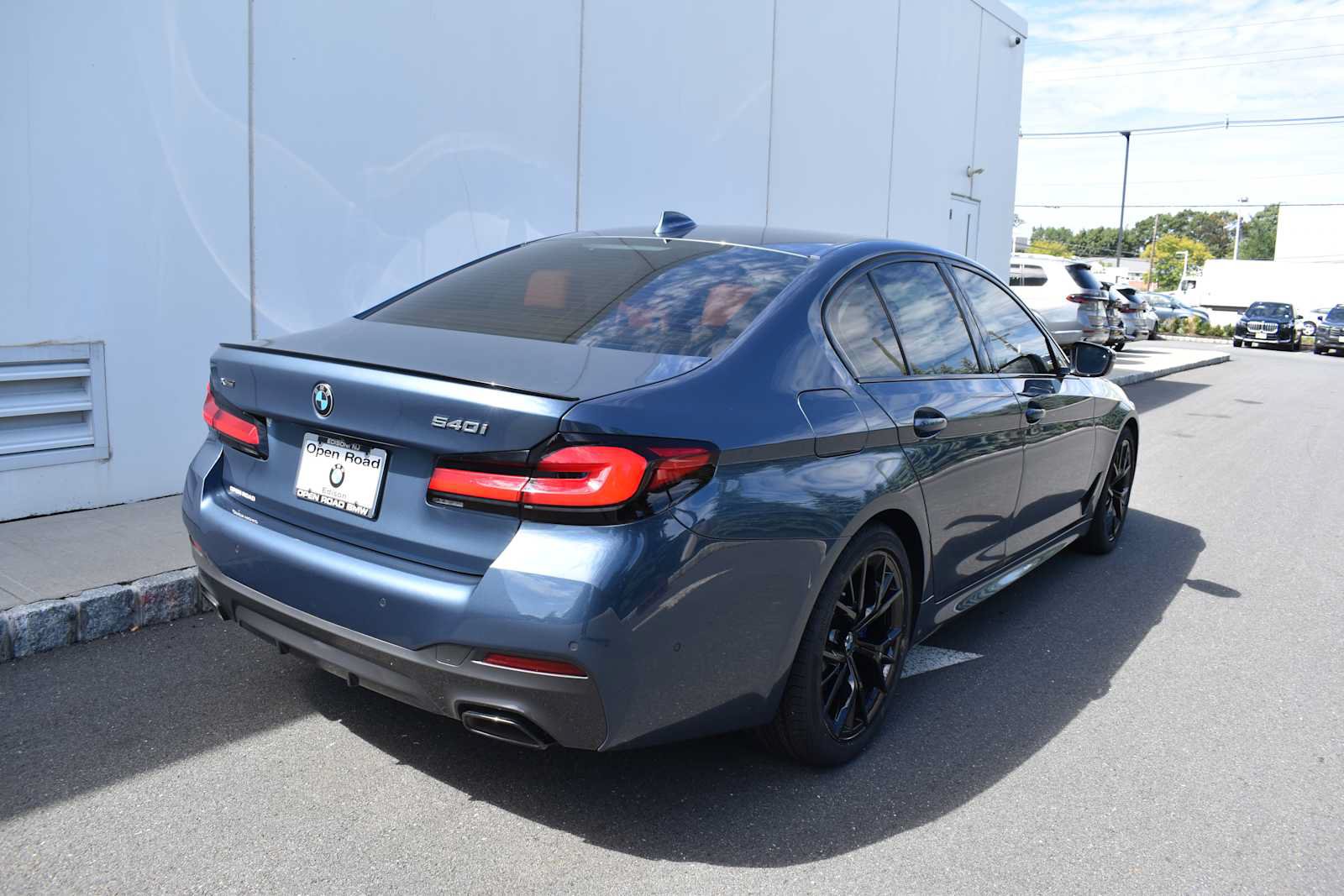 Used 2023 BMW 540i xDrive w/ M Sport Package AWD/4WD image 5