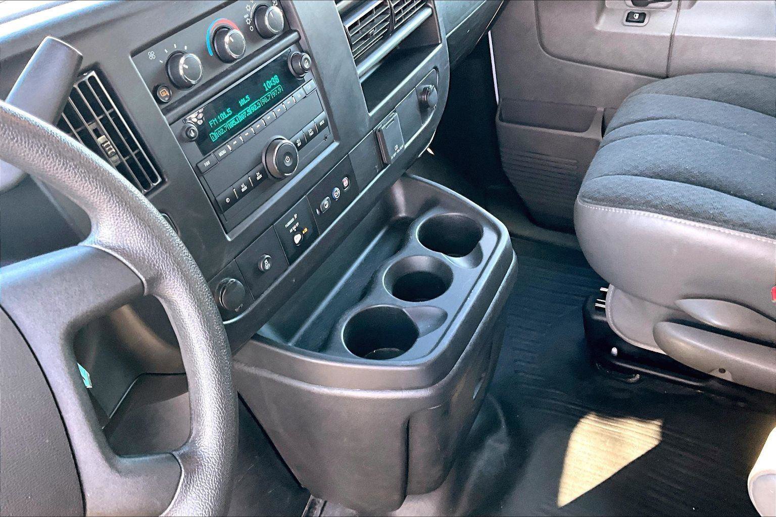 Used 2024 GMC Savana 2500 w/ Driver Convenience Package image 15