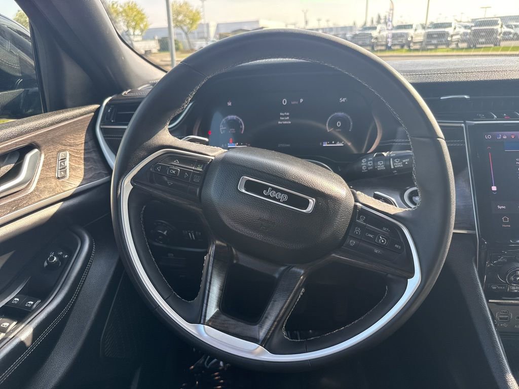 Used 2024 Jeep Grand Cherokee L Limited w/ Luxury Tech Group II image 21